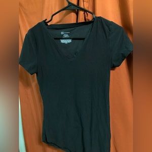 Black v- line t-shirt